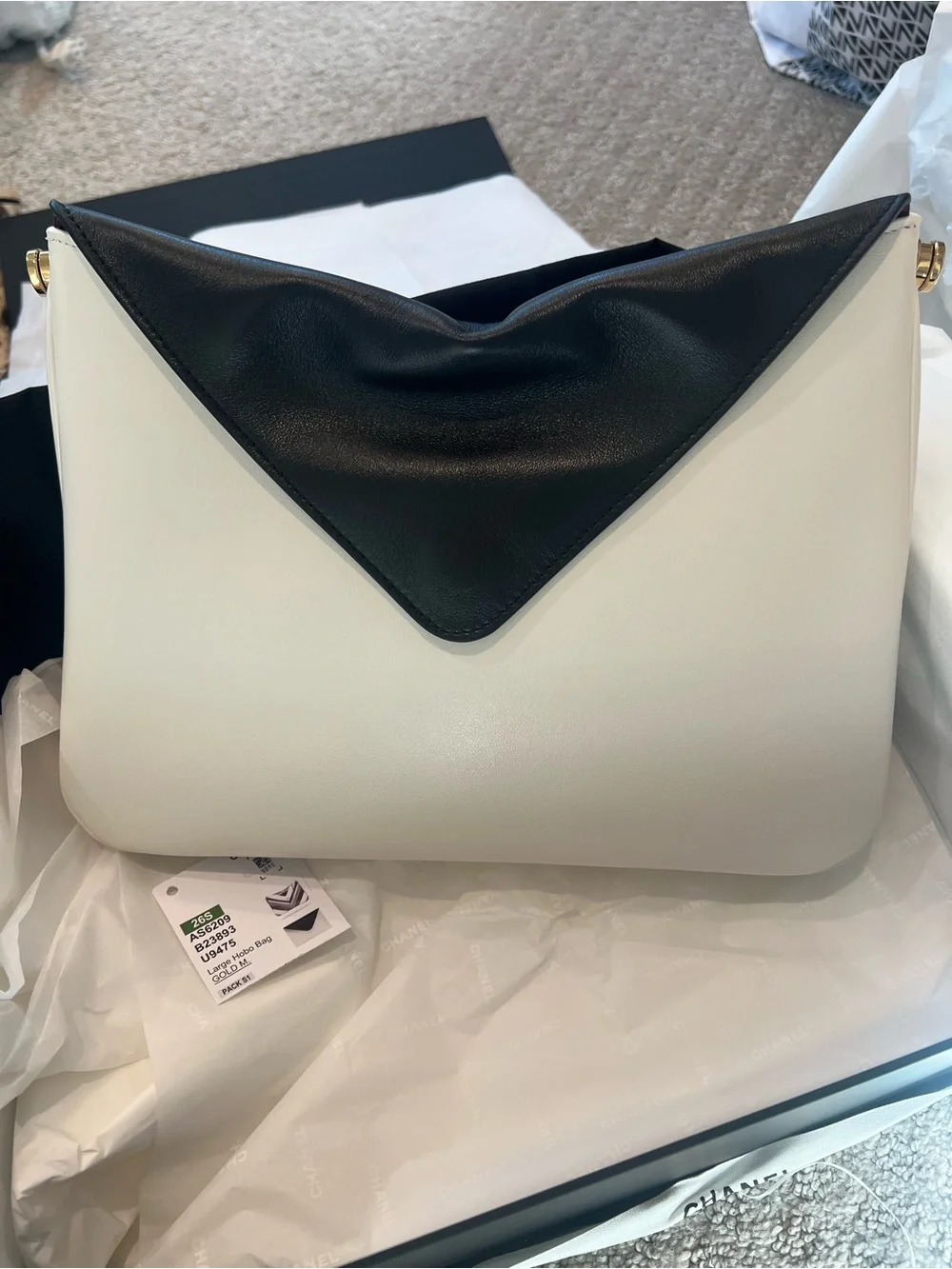 Chanel 26S hobo bag black & white - Picture 5 of 5